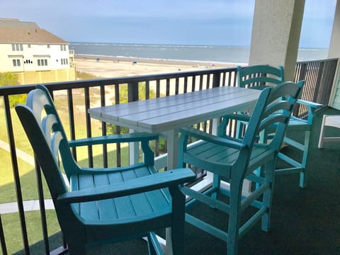 Imagine having breakfast on the balcony listening to and looking at the ocean...