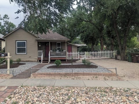 Summertime... short walk to OCC or scooter to Manitou Springs