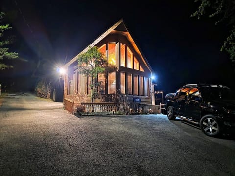 Park at the door at this amazing  1-level chalet with spectacular mountain views