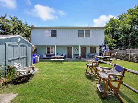 Charming duplex steps away from the beach and Starboard.