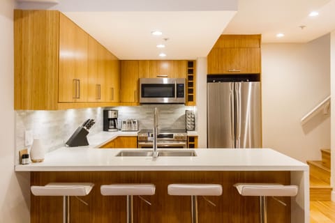 Main floor kitchen 