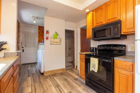 Stove. Microwave/Convection Oven