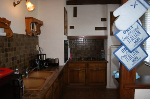 kitchen with full amenities