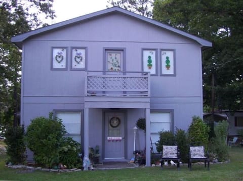 Welcome to our Cottage on the Lake!