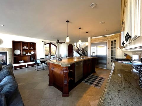 Casa Ballena, Luxury On The Bay!