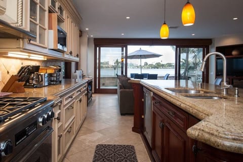 Casa Ballena, Luxury On The Bay!