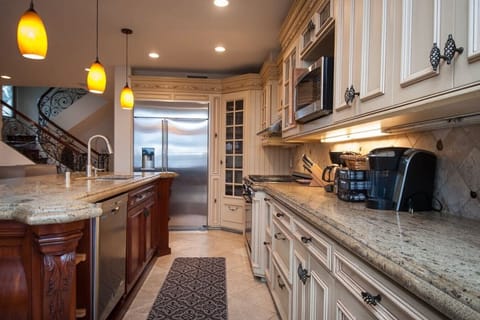 Casa Ballena, Luxury On The Bay!