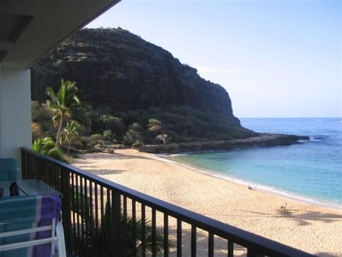 Fabulous view. Feb.photo: Lahilahi mountain & 1/4 ml long beach from the lanai