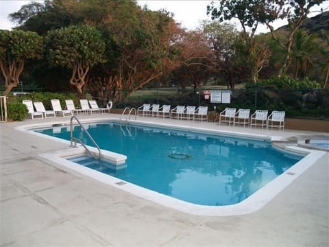 The HP pool & Jacuzzi, The jacuzzi is a bit camera shy on the right side corner