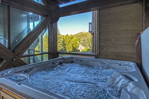 Indoor spa tub