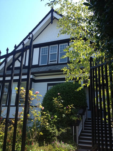 Welcome to Springfield House