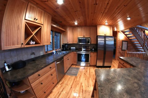 Main Level Kitchen - Lots of Pampered Chef Kitchen Tools 