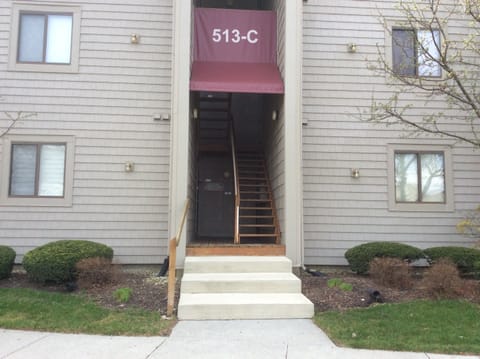 One of the few units in Port Clinton on the first floor