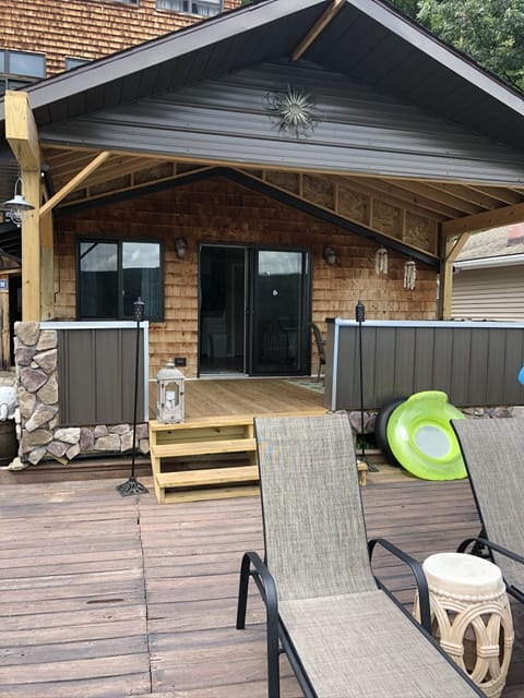 Covered porch area