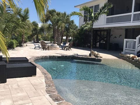 Pool with beach entry