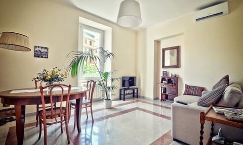 Living/dining room