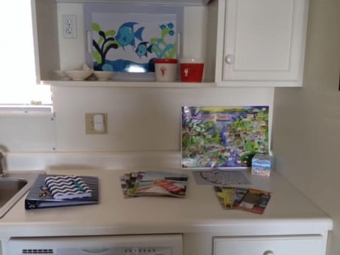 Local maps and brochures with fun attractions near the condo.