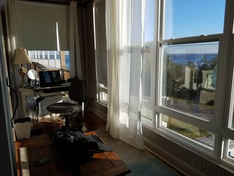 office connected to master bedroom
