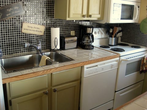 Kitchen, thank goodness for dishwashers.