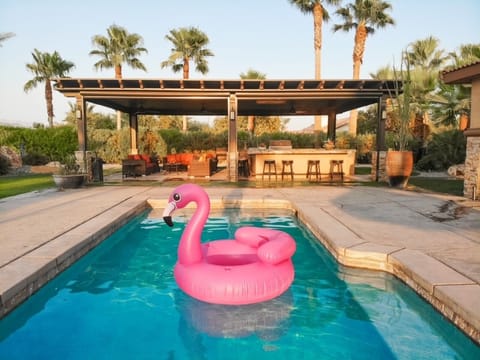 It's not a pool party without the flamingo for pictures on IG
