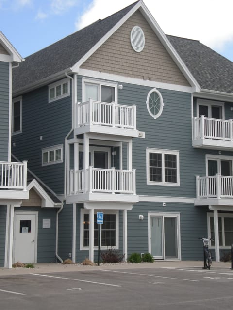 In Bay park Condo Complex