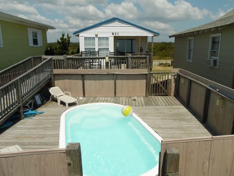 Enjoy Pool & Oceanfront!