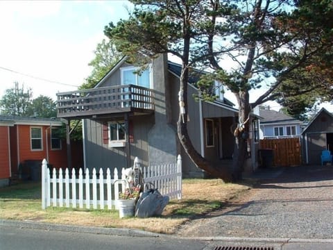 Street View of SeaStar Inn Beach house