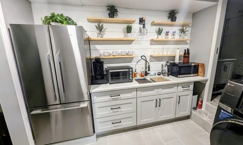 Newly remodeled kitchenette w/ full-sized fridge, toaster oven & microwave
