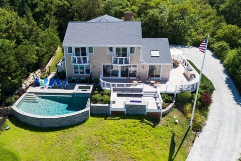 Welcome to your own private mini-resort in Orleans.