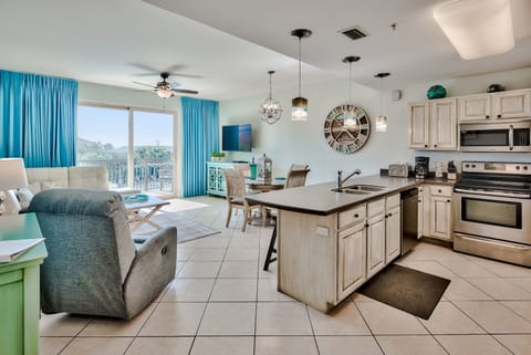 Open kitchen + living room