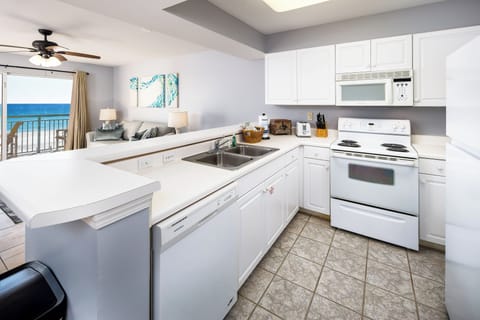 Kitchen, 
Pelican Isle Resort 305 Okaloosa Island Fort Walton Beach Vacation Rentals by Sunset Resort Rentals