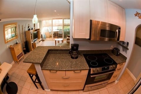 Fully furnished Brand New Kitchen!