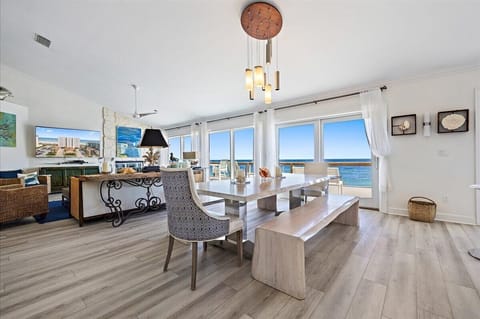 Large, open floor plan that is perfect for your family and friends to gather!