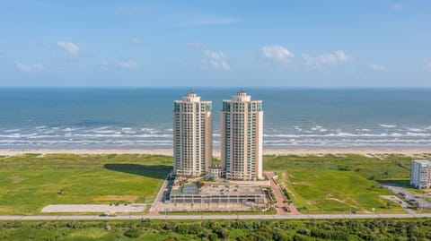 Luxury Palisade Palms is directly on the beach for an easy stroll or swim.