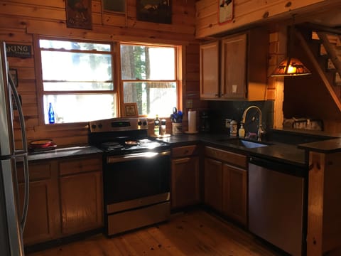 Updated kitchen and appliances