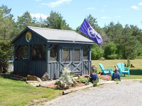 Screened-in Gazebo for Outdoor Dining