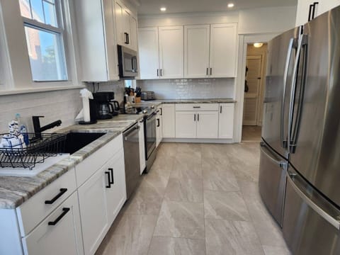 Brand new kitchen installed 2023.