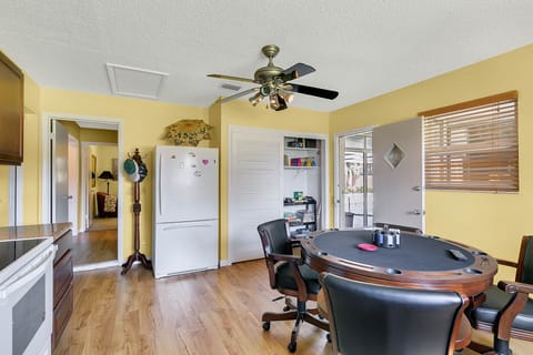 Second kitchen off screened porch/pool