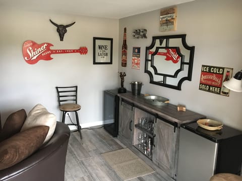 Refrigerator and wine cooler