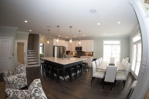 2 Fridges, 2 Dishwashers!!