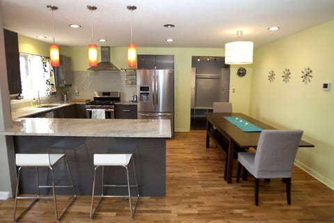 Kitchen/ dining area