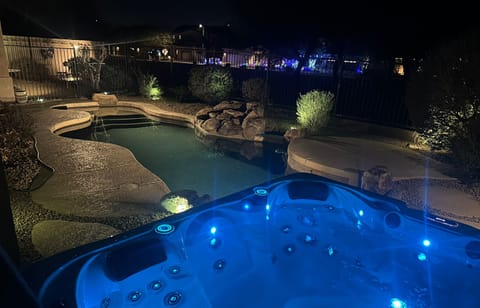 Pool or hot tub - your preference awaits!