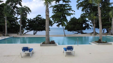 Infinity Pool overlooking the beach