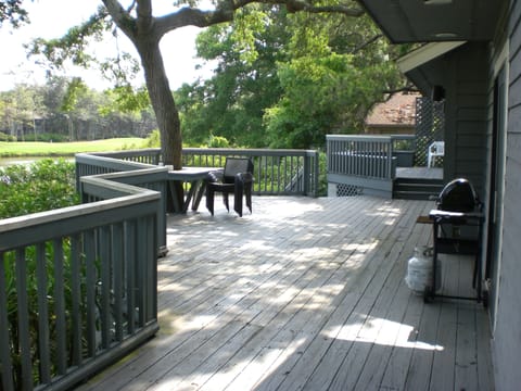 View looking back to upper deck. Lagoon all along on left.
