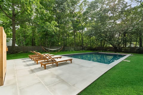 Heated gunite pool 