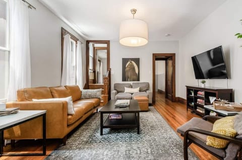 This comfy, 1600 sqft apartment is a quiet escape in the city and a quick Uber to the Short North. Located on N. 4th St. N of 17th St. near I-71 & 670.