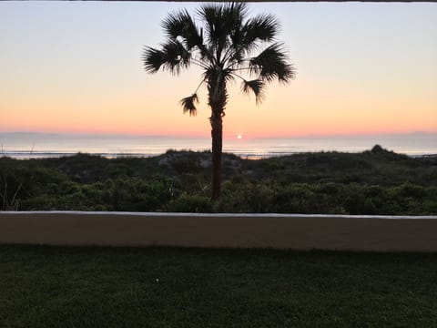 Sunrise on your private patio...aaaaaahhhhhh.
