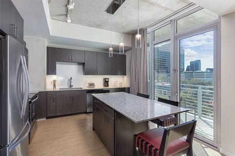 Full Kitchen. City Views