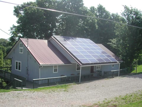 Off the grid rural comfort in our roomy private guesthouse. Plenty of parking. 