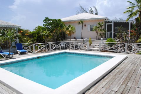 Pool & villa